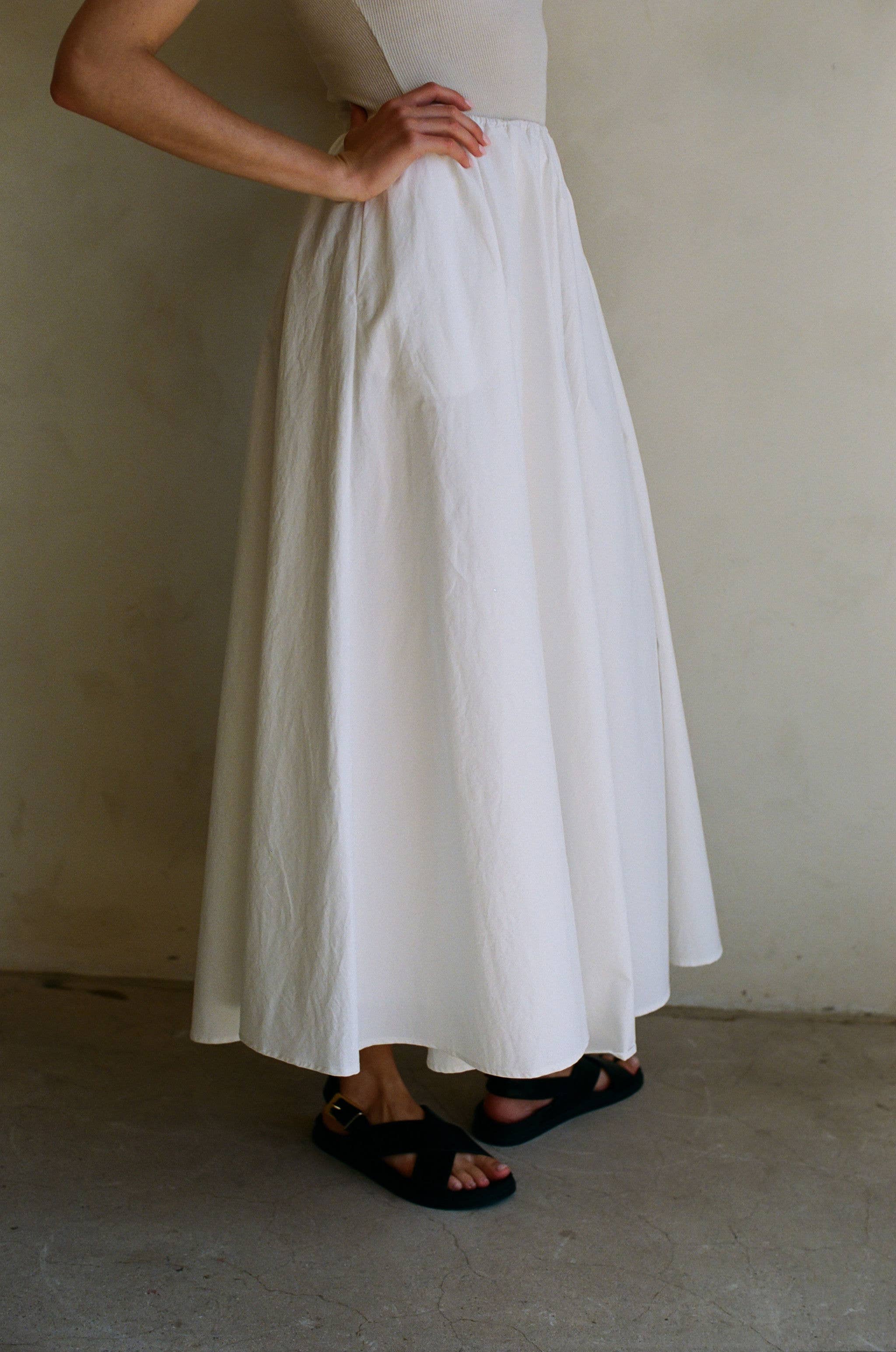 AR1179 | Woven 100% Cotton Midi Skirt: Off White / S:M:L