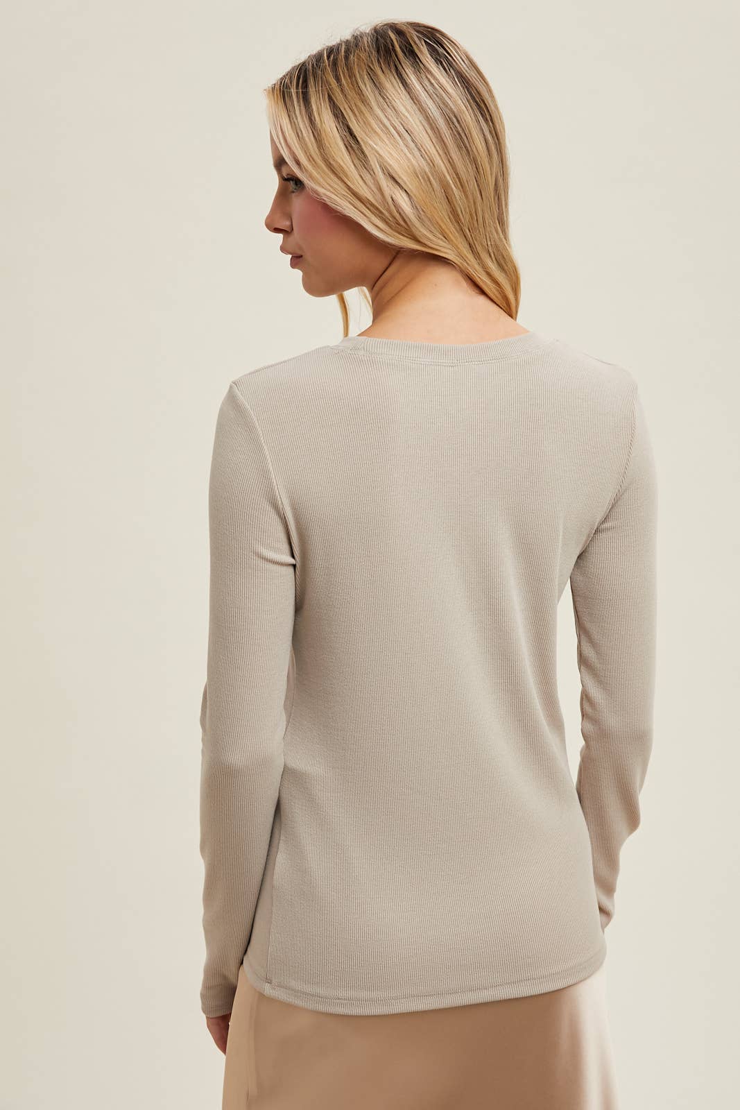 ROUND NECK FITTED RIBBED KNIT TOP / WL24-9450: IVORY / S:M:L