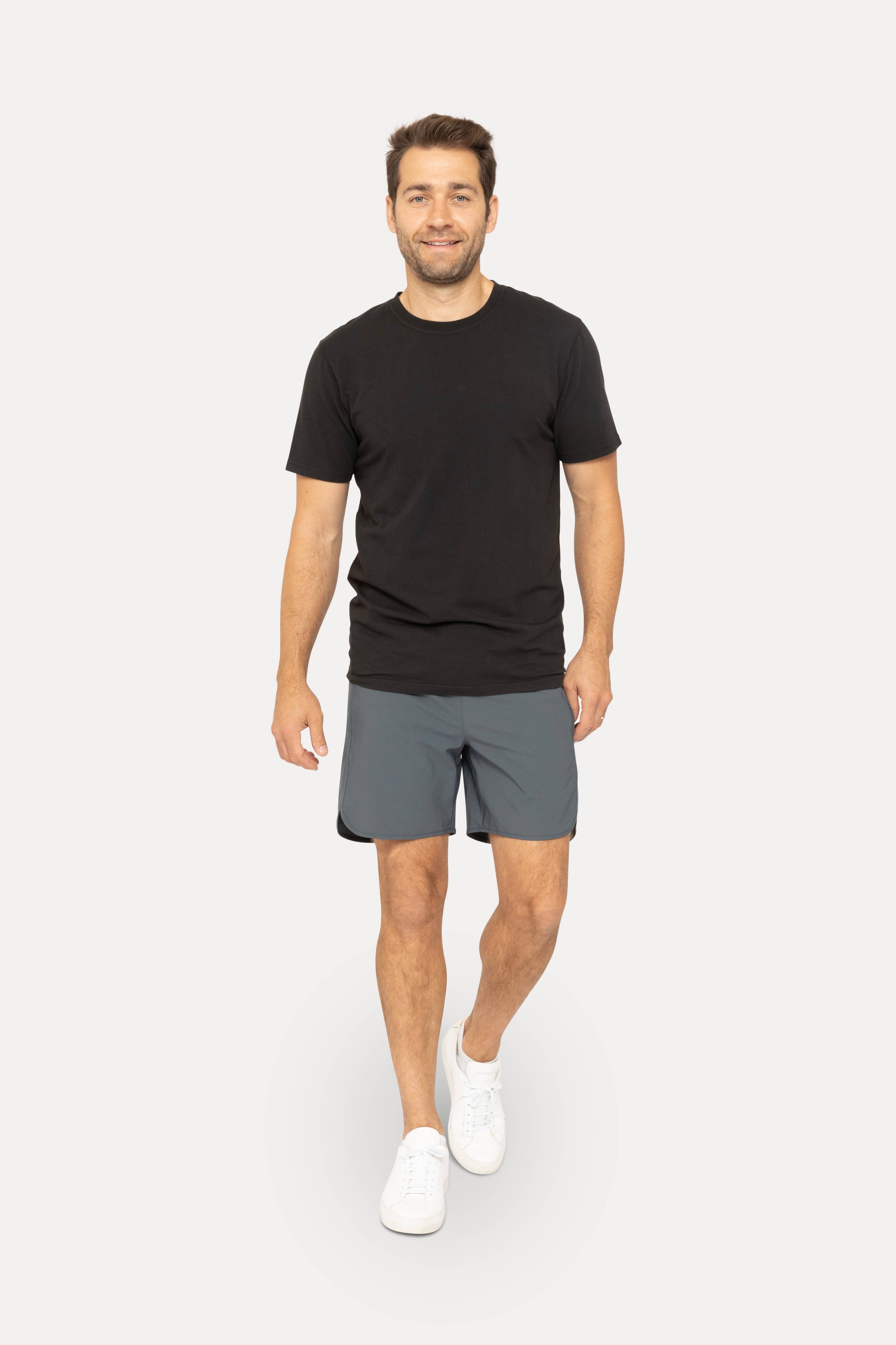 MEN - Wave Accent Essential Active Shorts: Black / S:M:L:XL