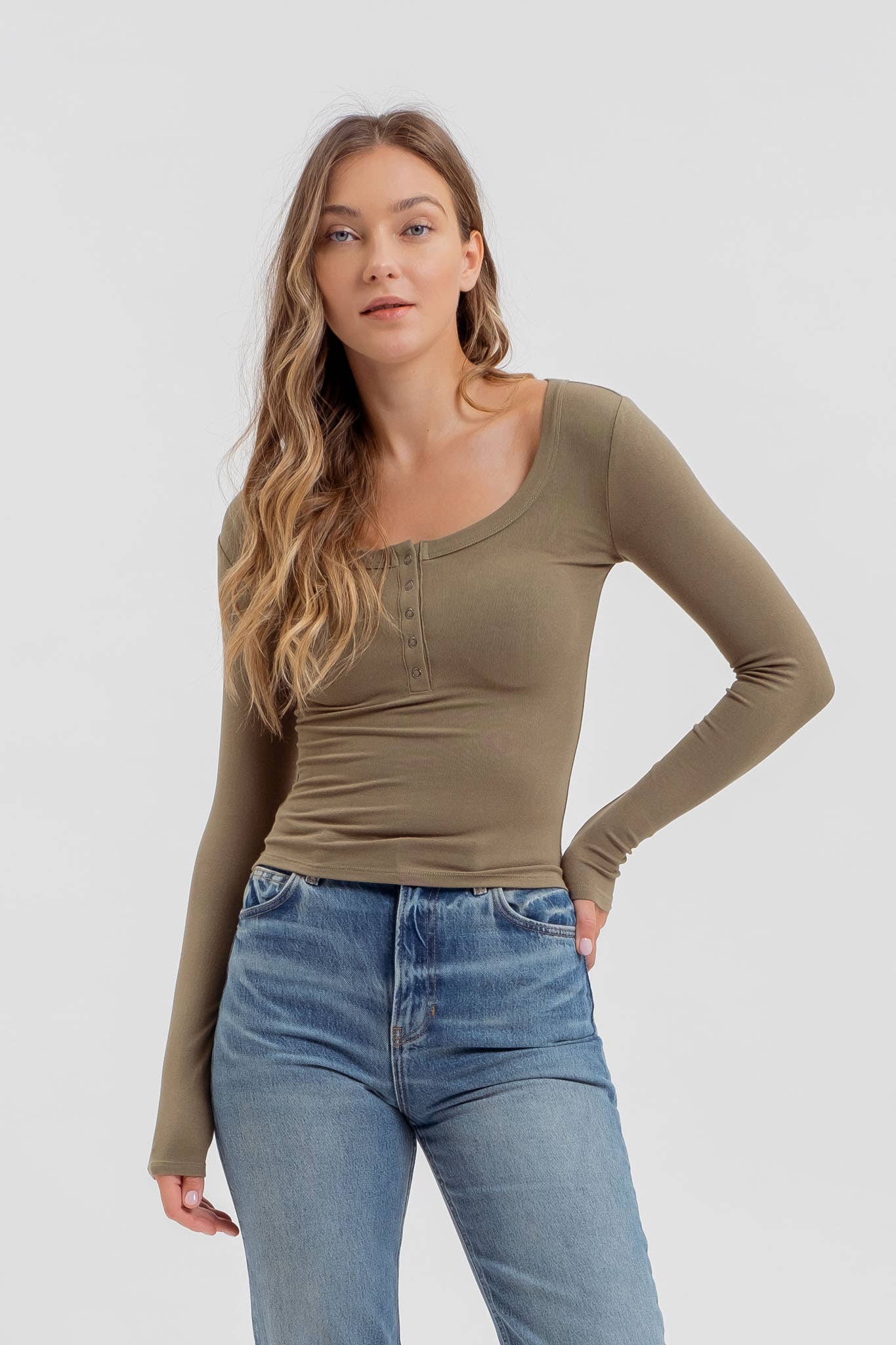 Samantha - SCOOP NECK LONG SLEEVE HENLEY KNIT TOP