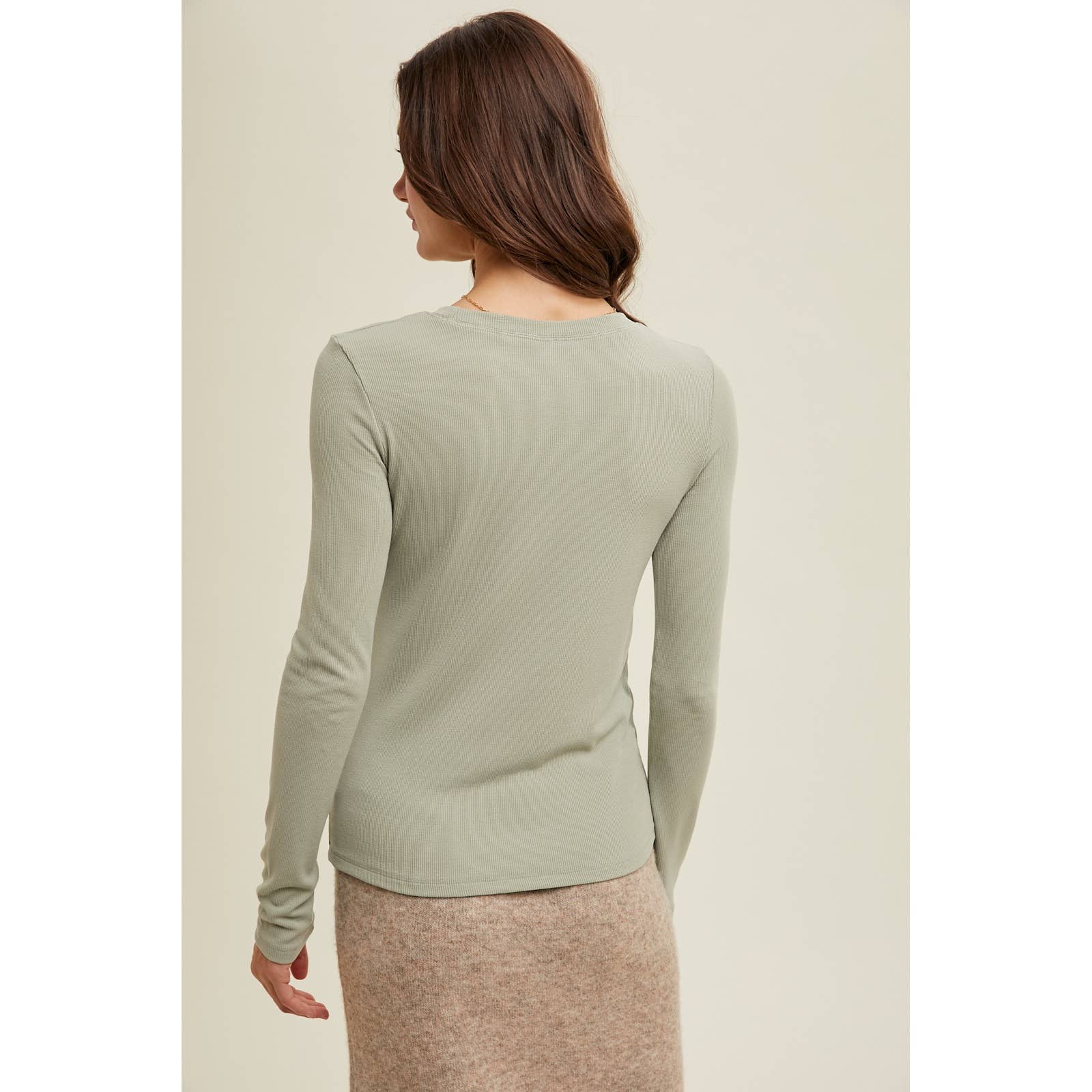 ROUND NECK FITTED RIBBED KNIT TOP / WL24-9450: SHELL / S:M:L