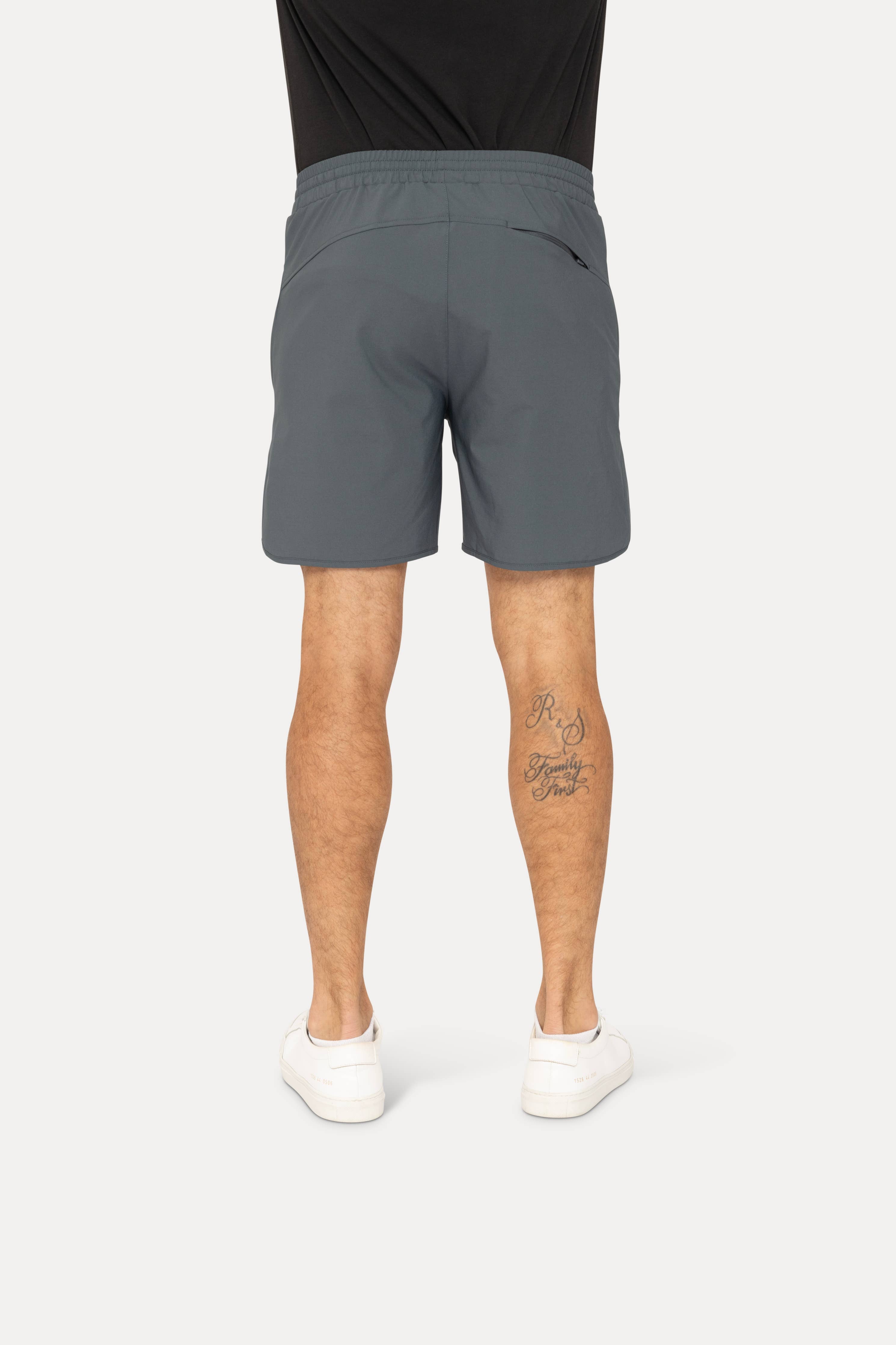 MEN - Wave Accent Essential Active Shorts: Black / S:M:L:XL