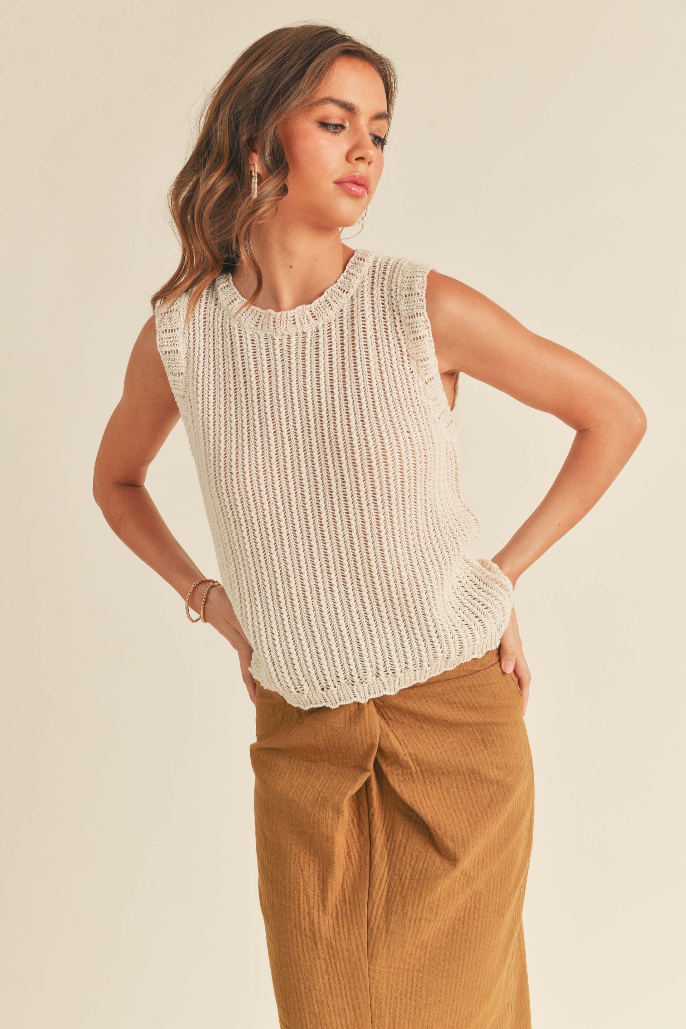 Everly - SLEEVELESS KNITTED TOP